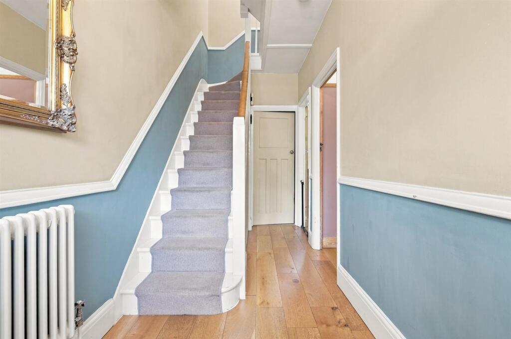 House in Epping Forest, Buckhurst Hill - View 5