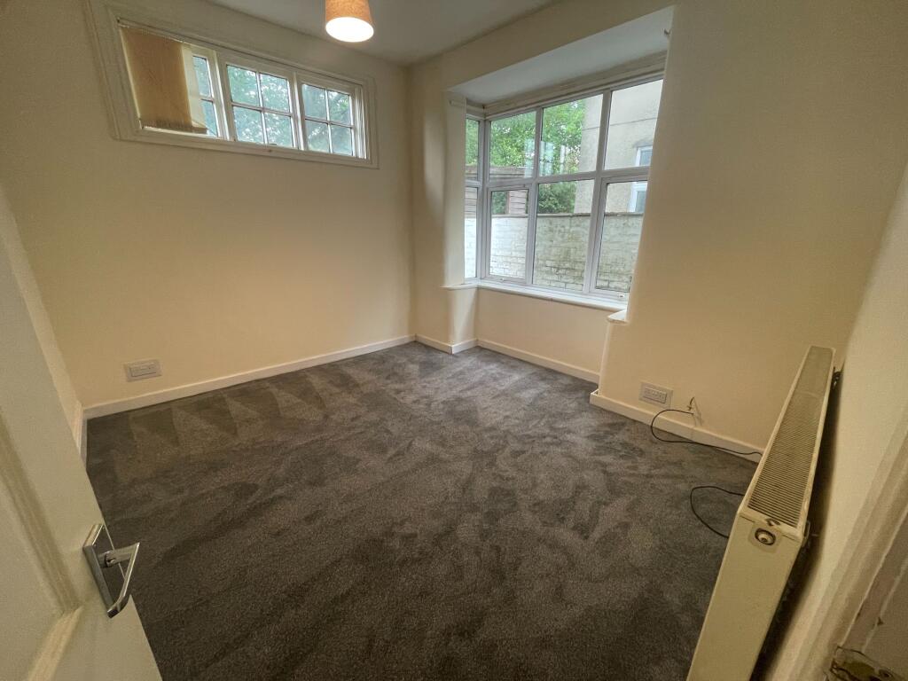 Apartment in Stoke-on-Trent - View 4