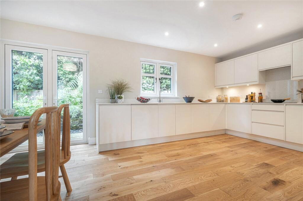 House in Redhill - View 4