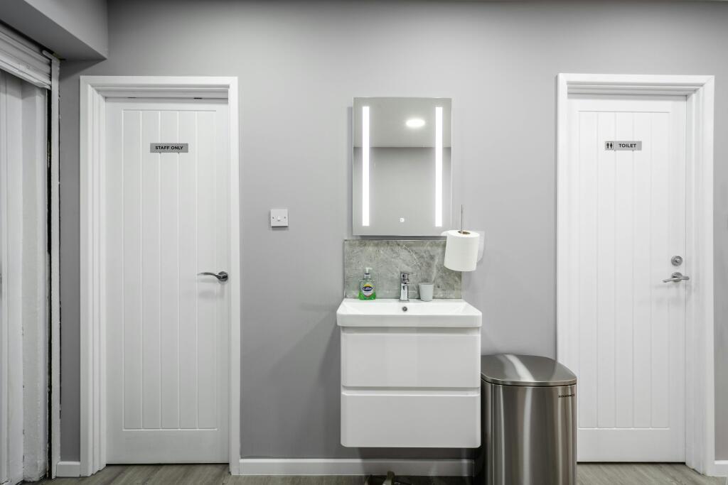 Cambridge Heath Rd 493 NEW - Low Res 7.jpg