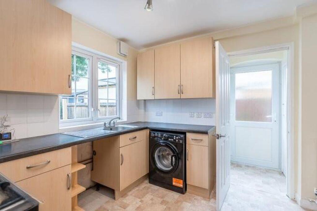 House in London - View 6