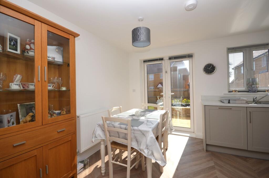 Hagger Drive, Hawkinge, CT18 photo 4