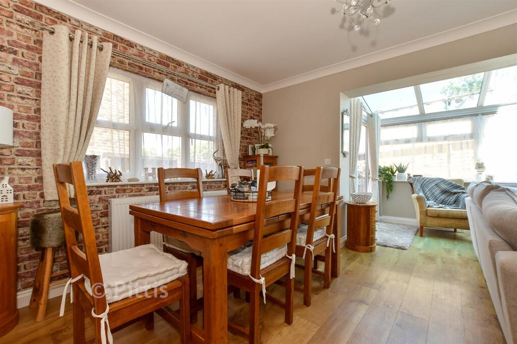 House in Sandown, Yaverland - View 6