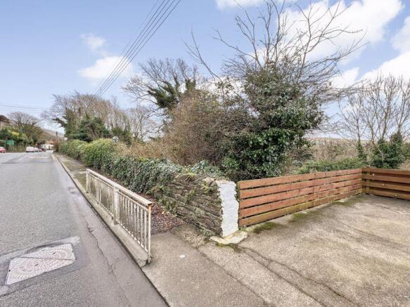 Plot, Ballacraine