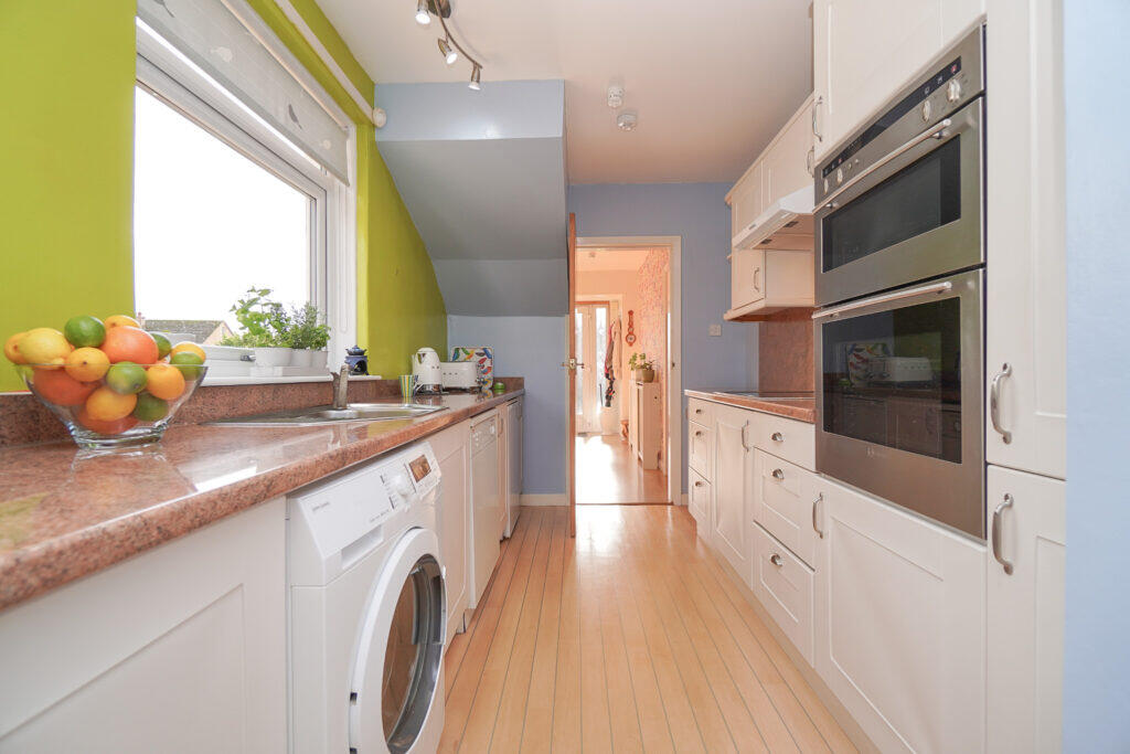 Ledi Drive, Bearsden - More