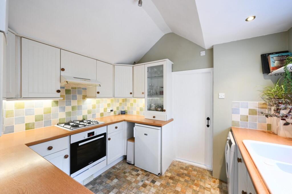 House in Kingston upon Thames - View 4