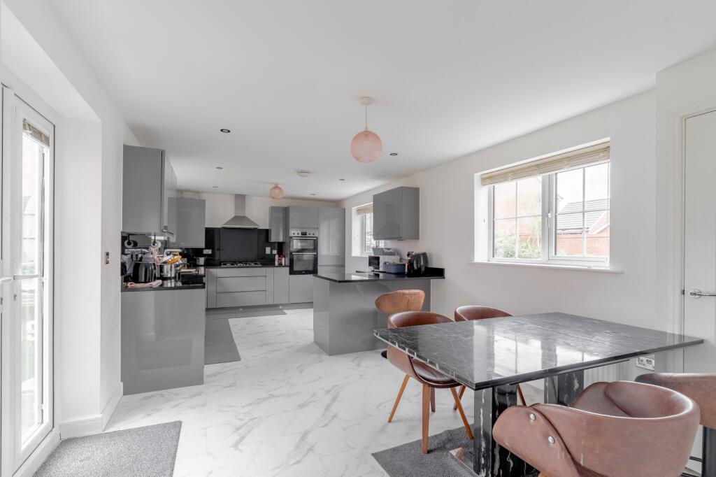 House in South Norfolk, Hampden View, Costessey - View 2