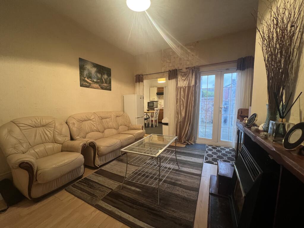 Woodland Road, Gorton – pohled 2