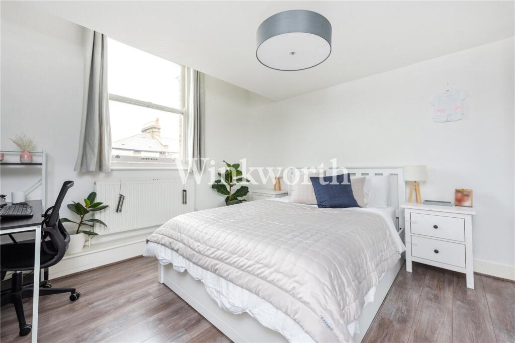 Apartment in London - View 5
