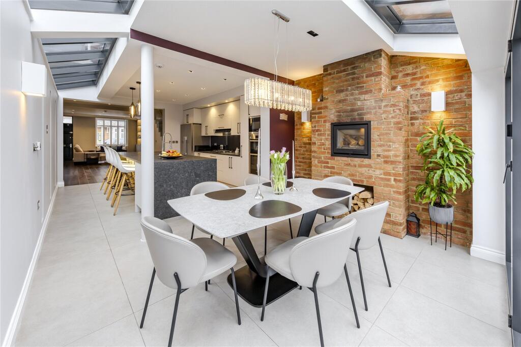 Elmgrove Road, Weybridge, KT13 photo 4
