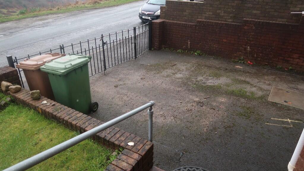Lewis Street, Aberbargoed, CF81 photo 3
