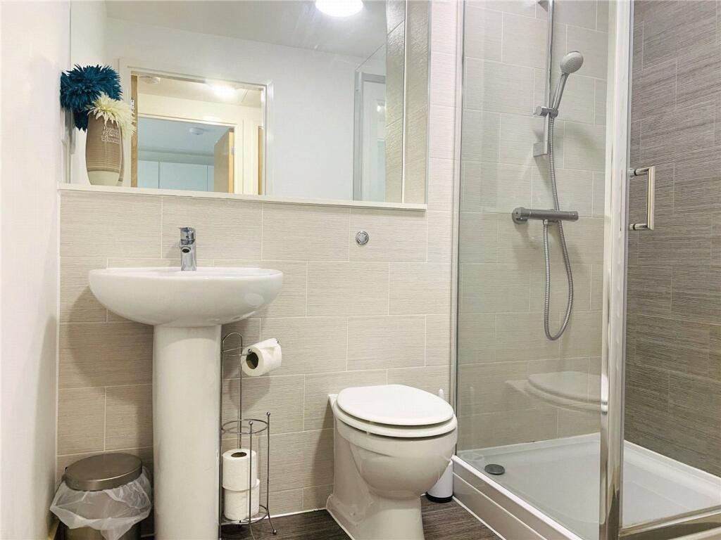 Apartment in Leeds, West Yorkshire - More