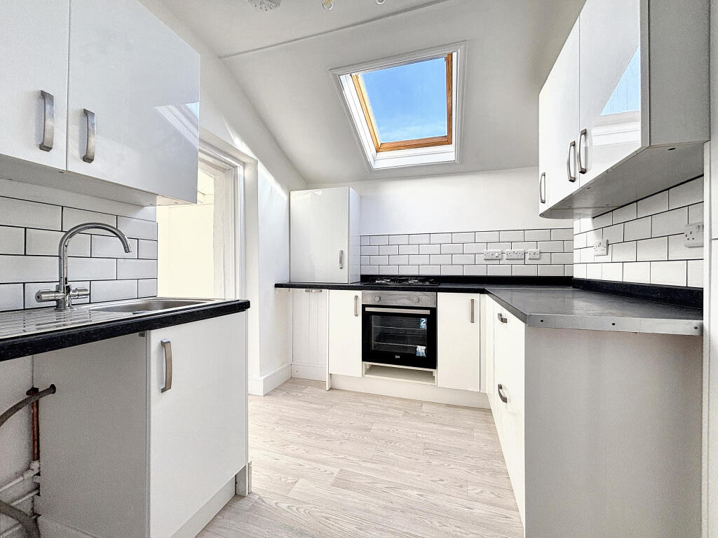 Main image of property: Soundwell Road, Bristol, Gloucestershire, BS16 4QG, GB