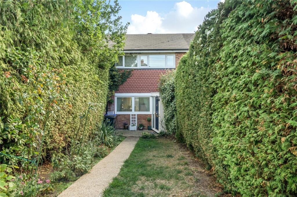 House in Woking, The Hermitage, Knaphill - View 4