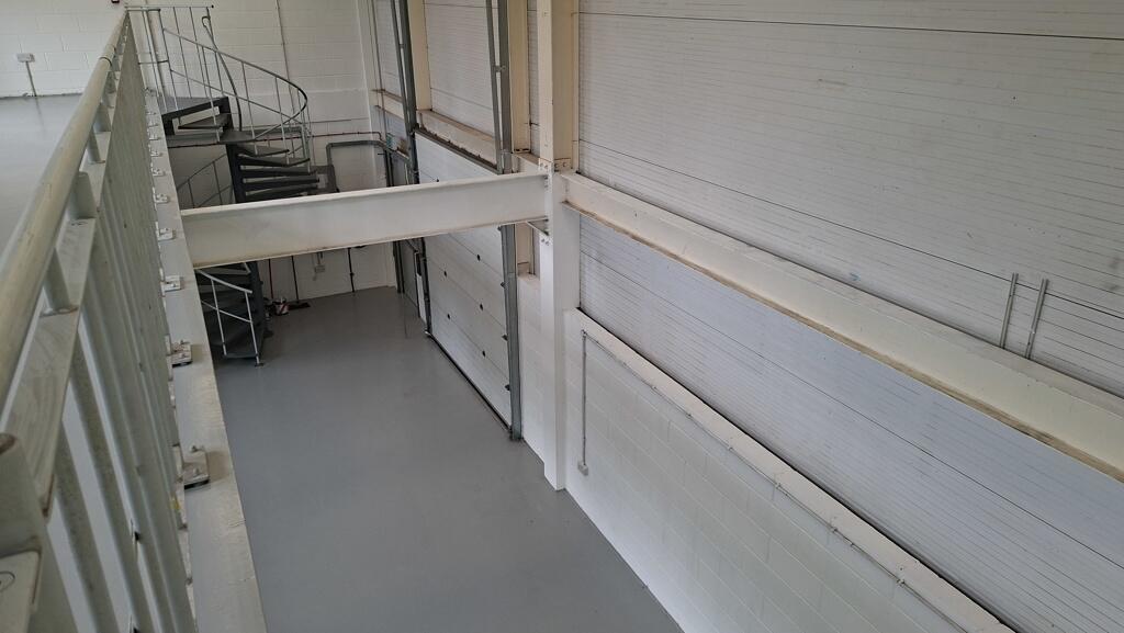 Photo 6