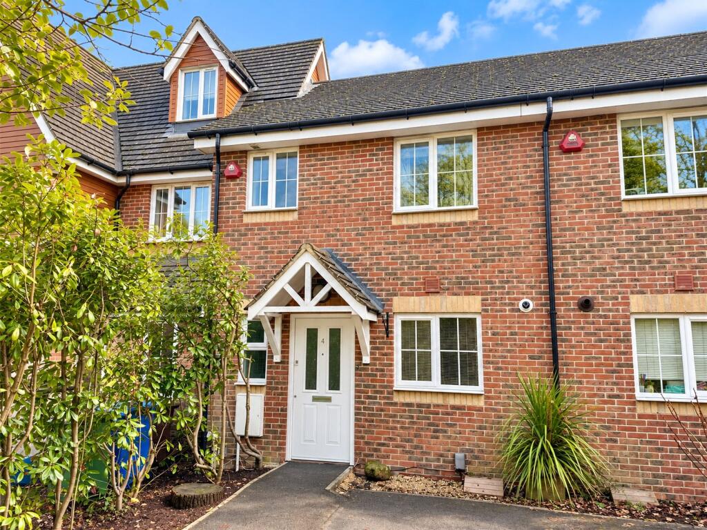 Main image of property: Guillemont Fields, Farnborough, Hampshire, GU14