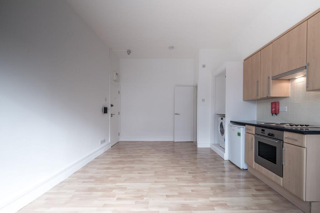 Apartment in London, West Hampstead - View 2