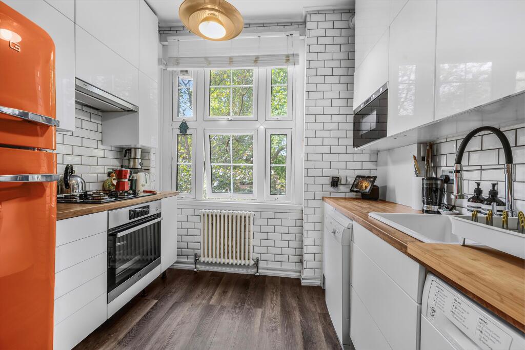 Apartment in London - More
