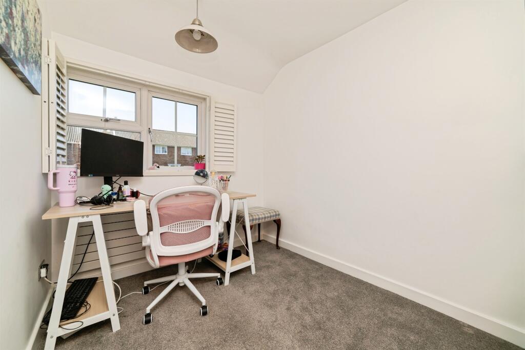 Additional image 10 of Ingles, Welwyn Garden City