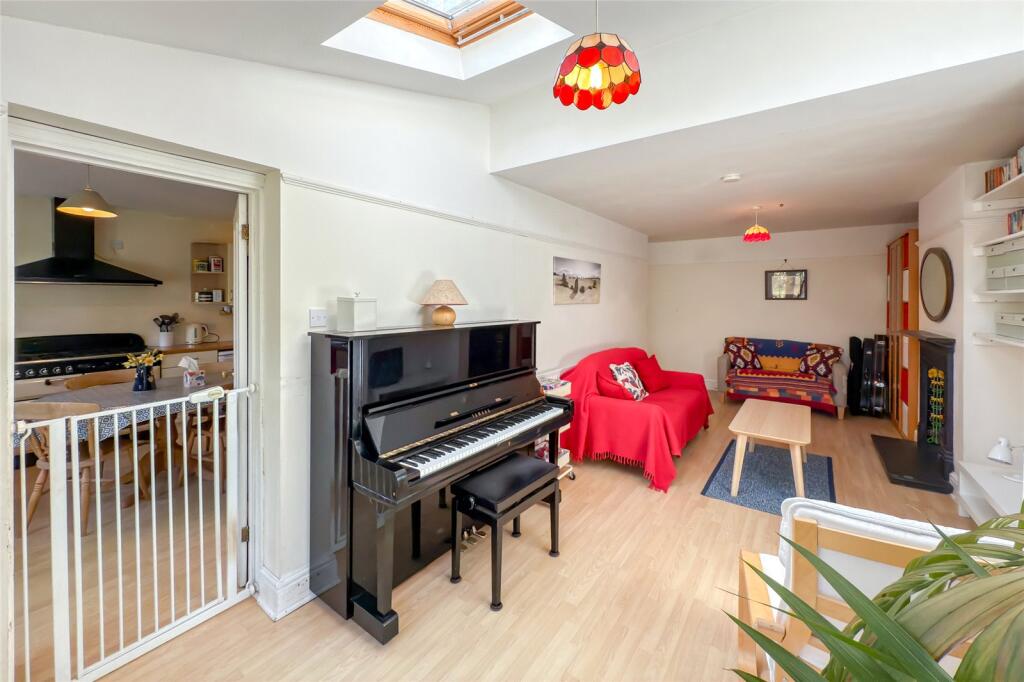 Grove Avenue, Harpenden, Hertfordshire, AL5 - View 5