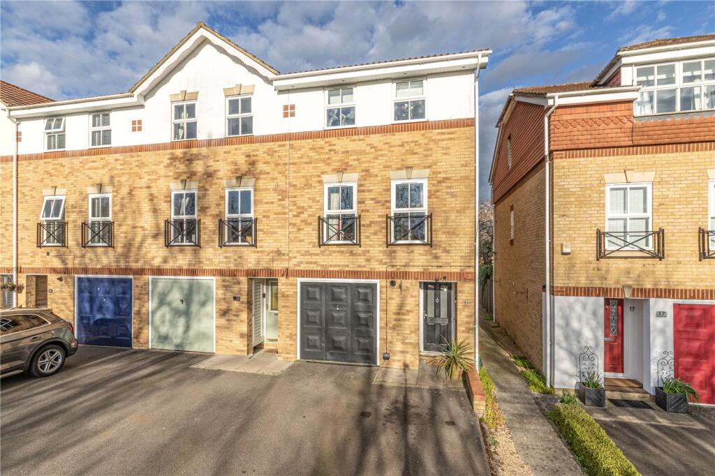 Main image of property: Clarendon Gate, Ottershaw, Chertsey, Surrey, KT16