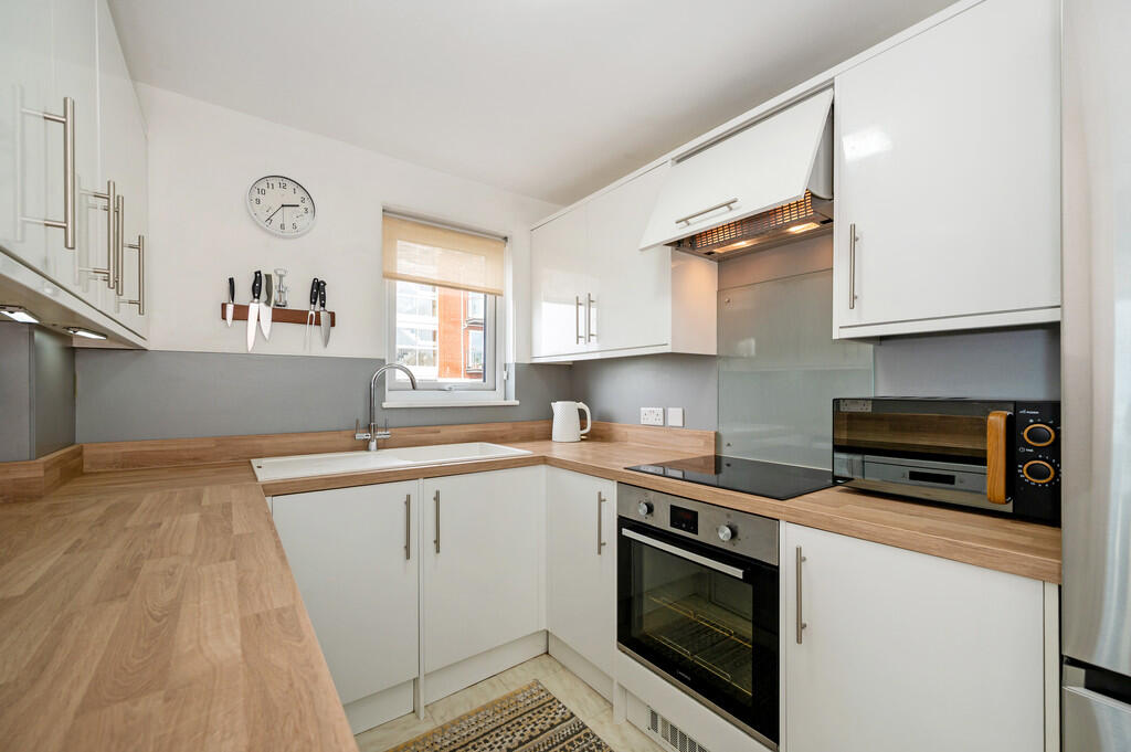 Apartment in Gosport, Lee-on-the-Solent - View 4