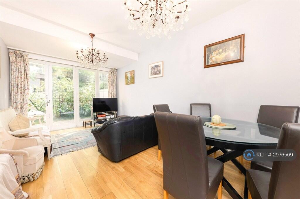 House in London, Westbourne Green, Bayswater - More