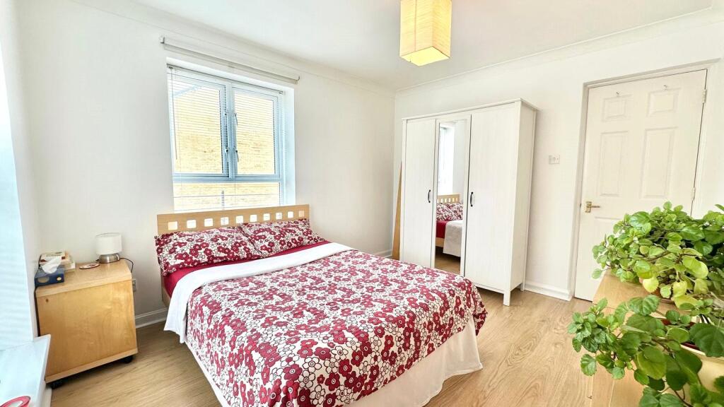 Apartment in London - View 3