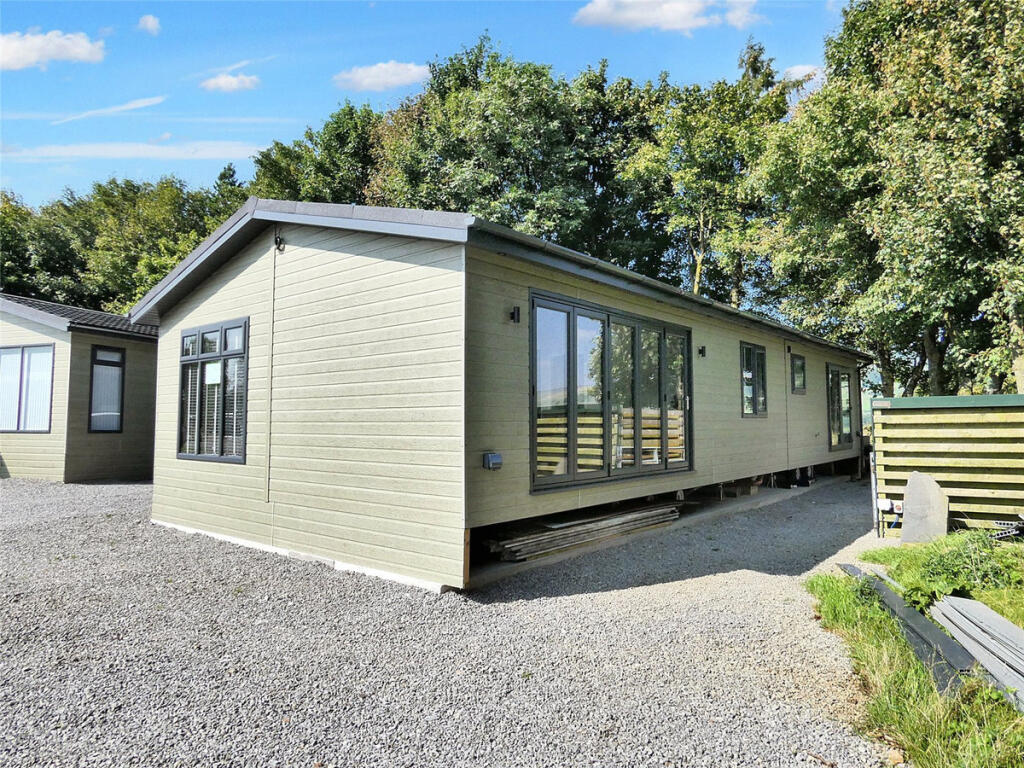 3-bed caravan on The Lodge, Bainbridge Ings Hawes, North Yorkshire DL8 3NU, £285,000