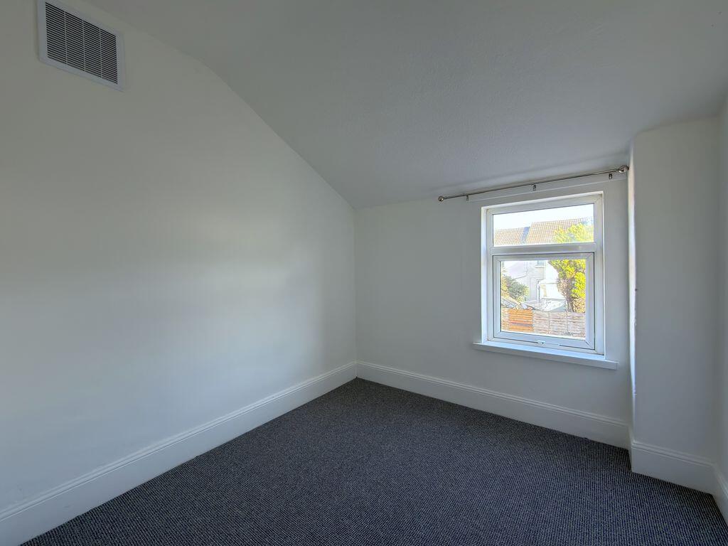 House in Gloucester, Tuffley - More