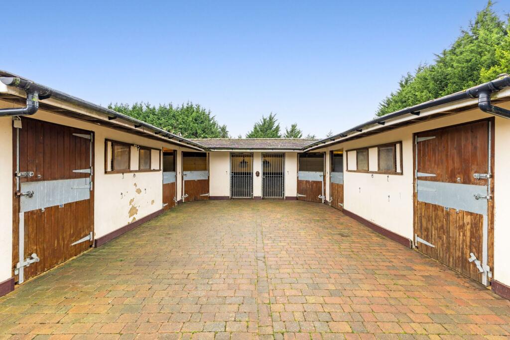 Marden Park, Woldingham, CR3 - View 2