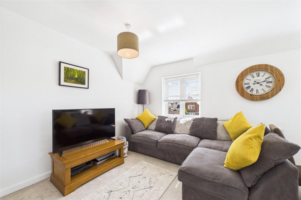 Ferard Corner, Warfield, Berkshire, RG42 photo 3