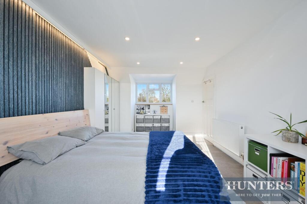 Apartment in Epsom, Cuddington, Ewell - View 5