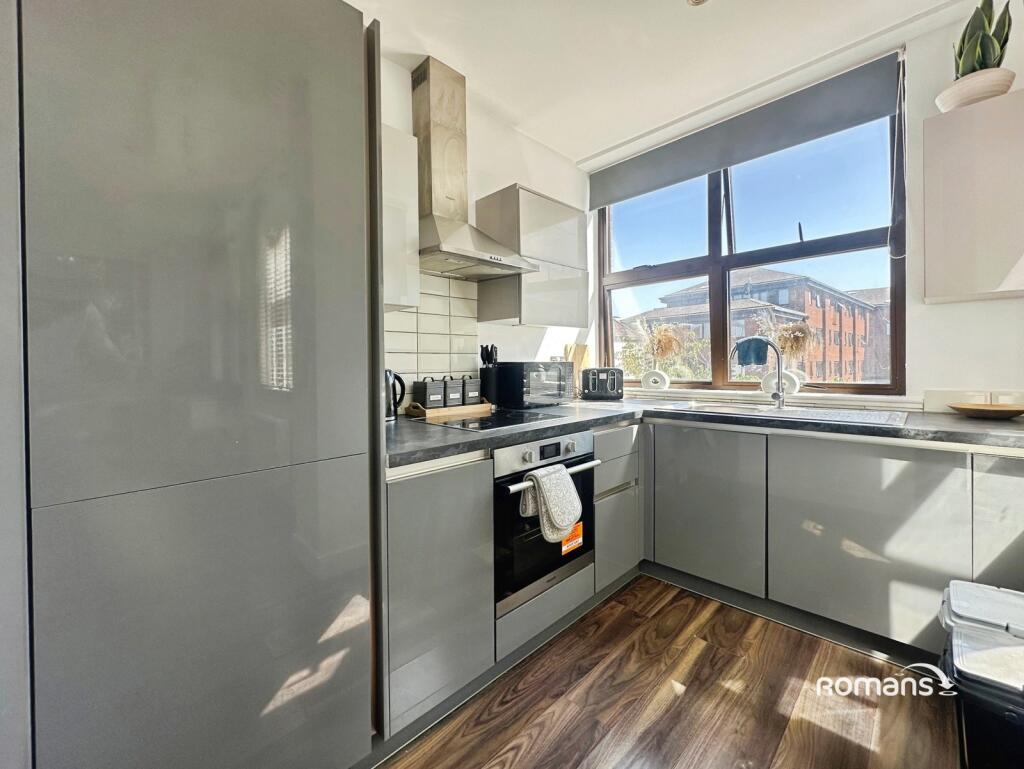 Apartment in Reading - View 5