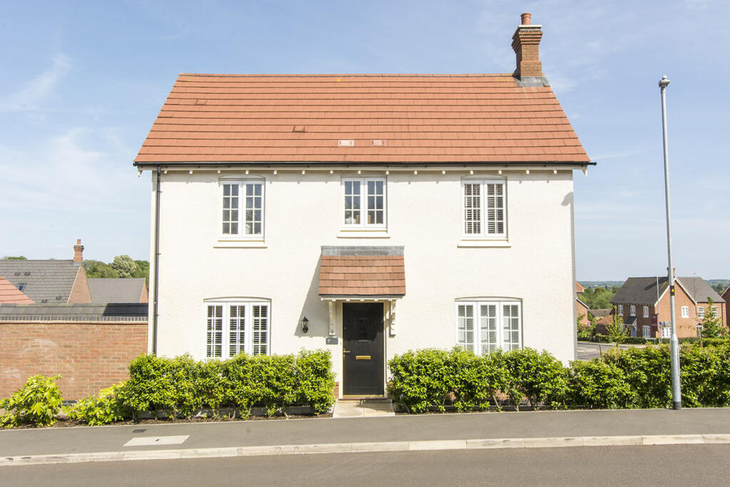 Clarkes Avenue, Market Harborough, Leicestershire photo 2