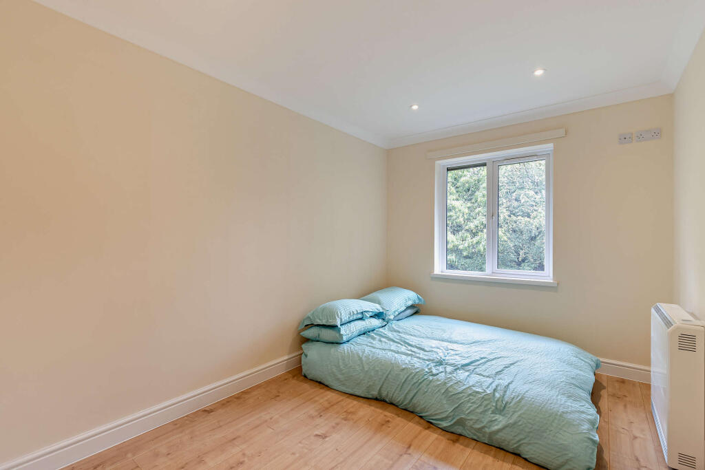 Apartment in St Albans - More