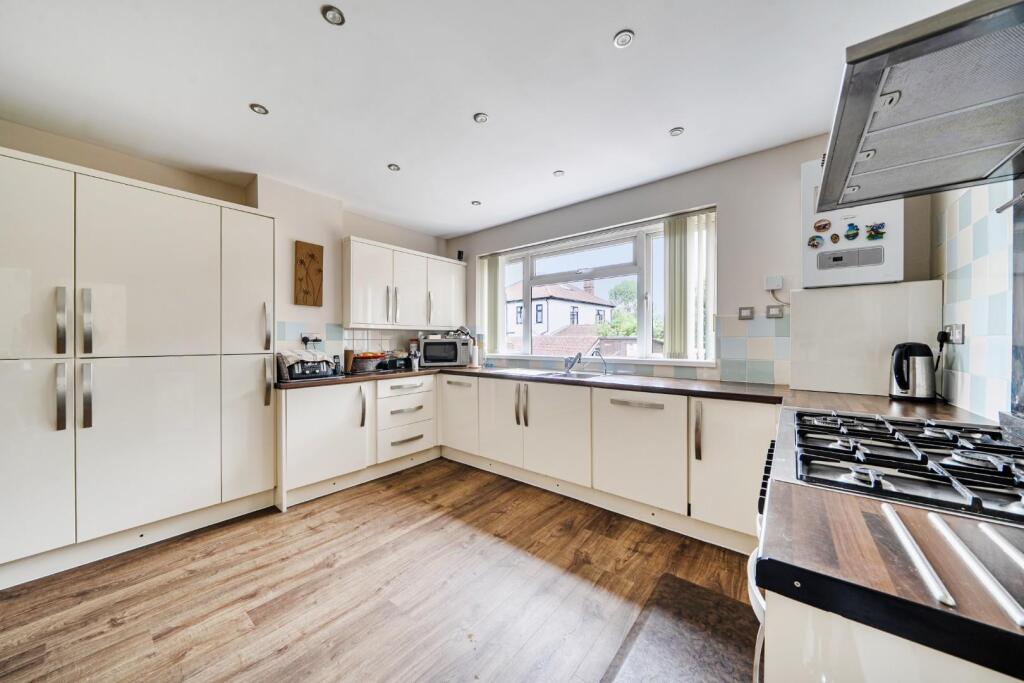 Main image of property: London Road, Widley, Waterlooville