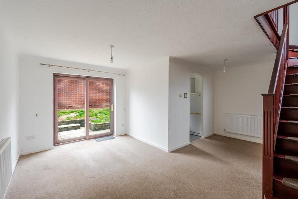Chiltern Close, North Station, Colchester, CO1 photo 2