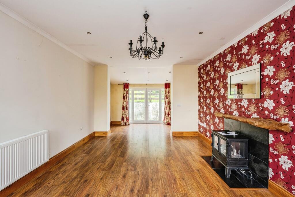 House in Swansea, Llanfihangel Aberbythych - View 4