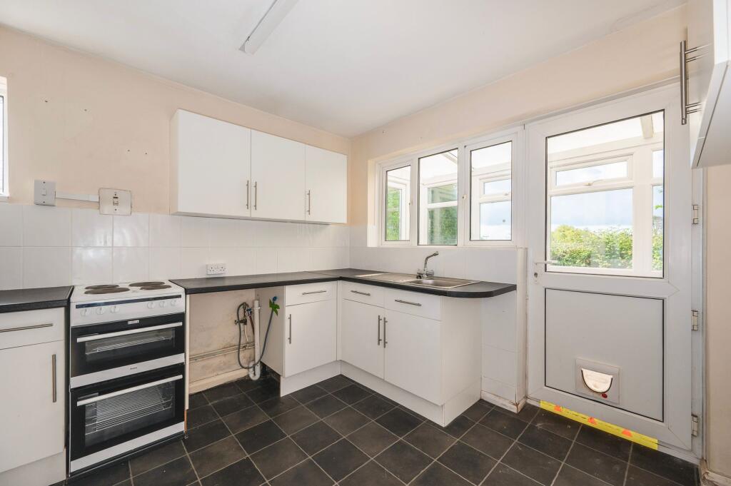 Almodington Lane, Almodington, PO20 - More