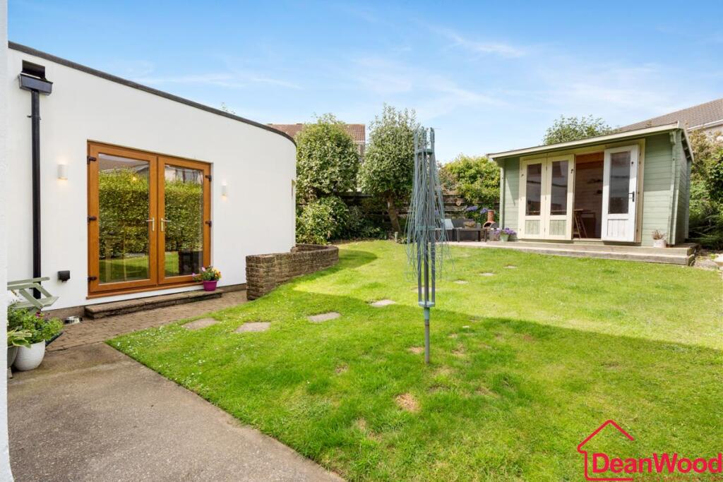 28, Pinehurst Avenue, Saddlestone, Douglas photo 3