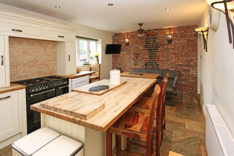 House in Madeley, Hills Lane, Sutton Hill - View 5