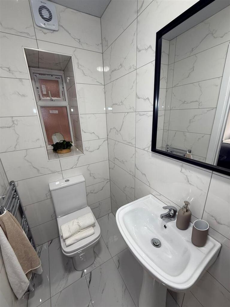 1 bedroom house share for rent
