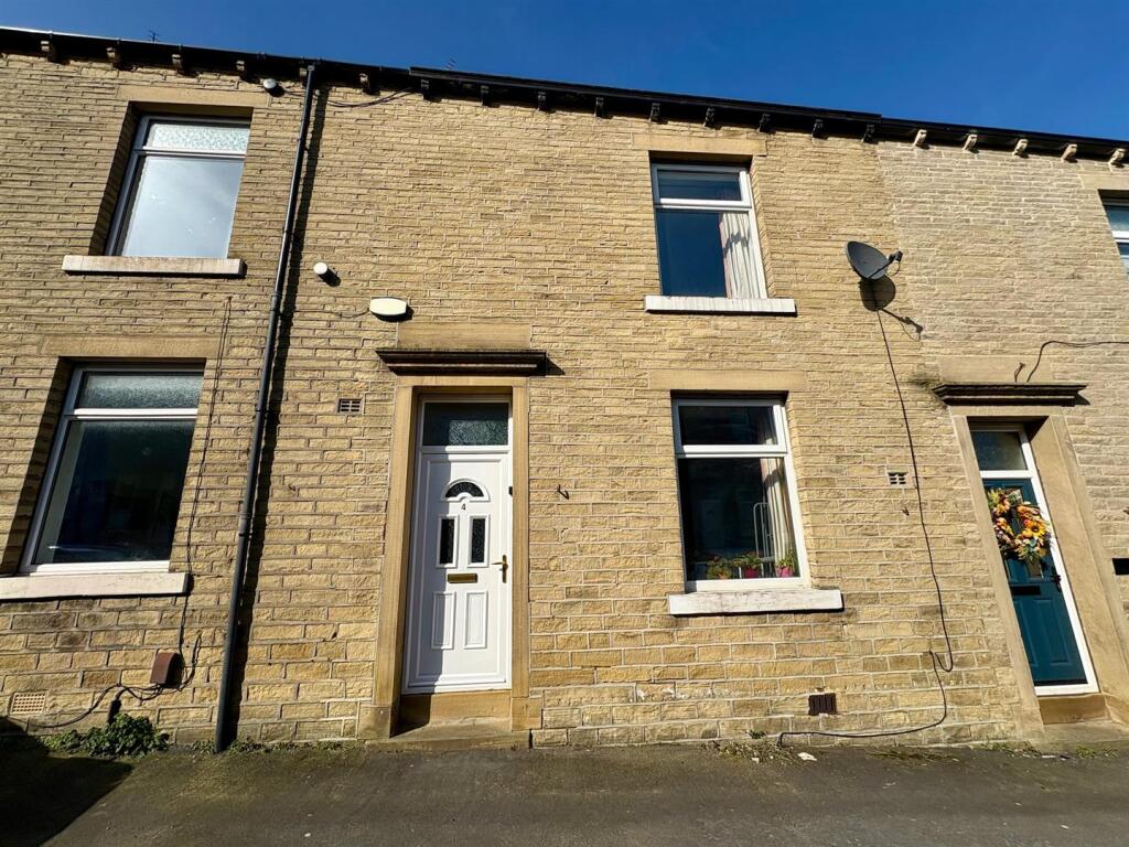 Main image of property: Bath Street, Elland