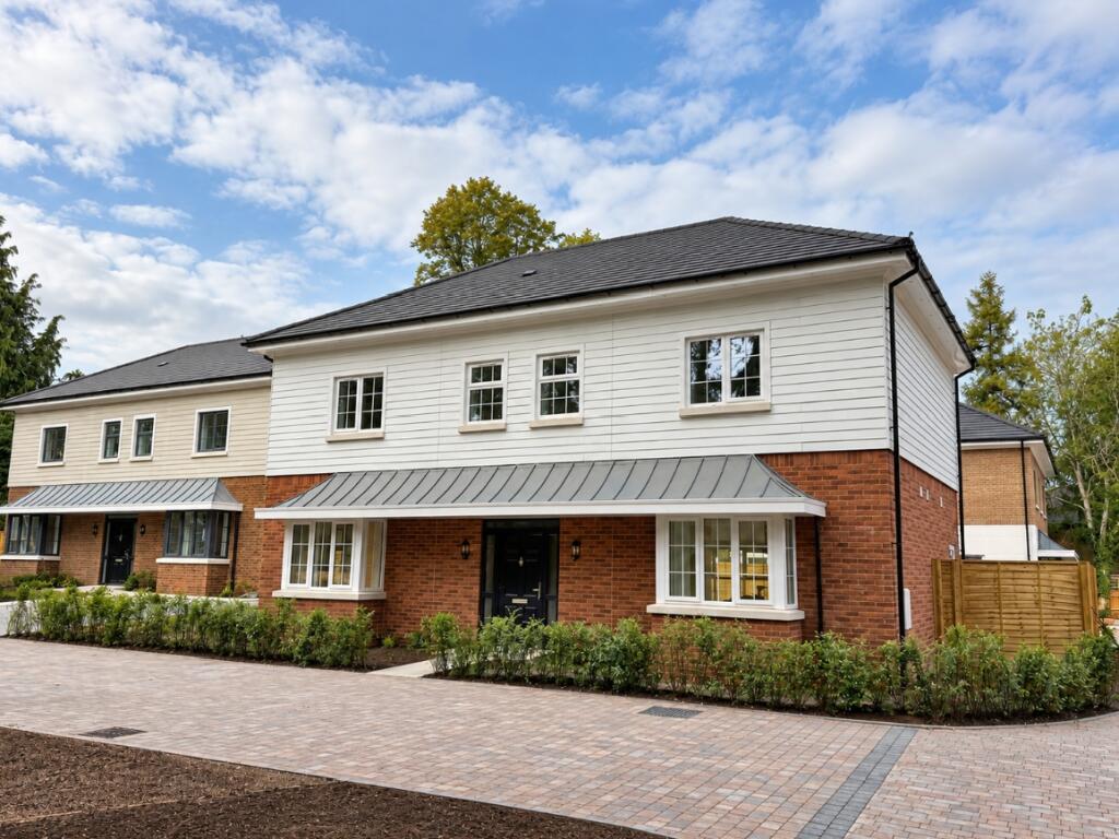 4-bed detached on Providence Place, Anstey Lane, Alton, Hampshire, £900,000