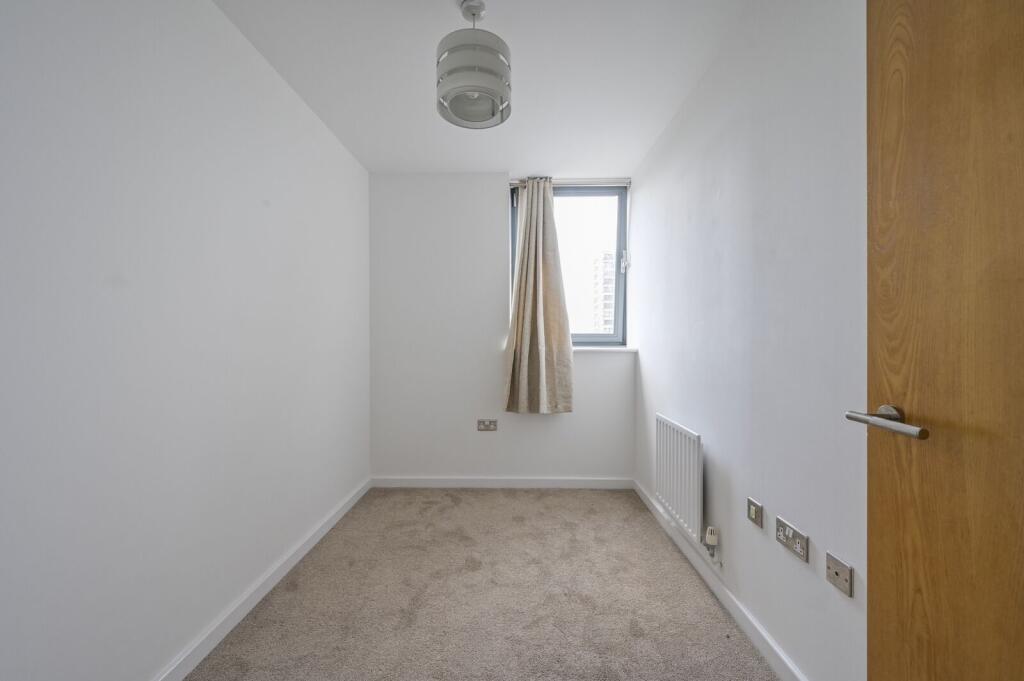 Apartment in London, Poplar - View 2