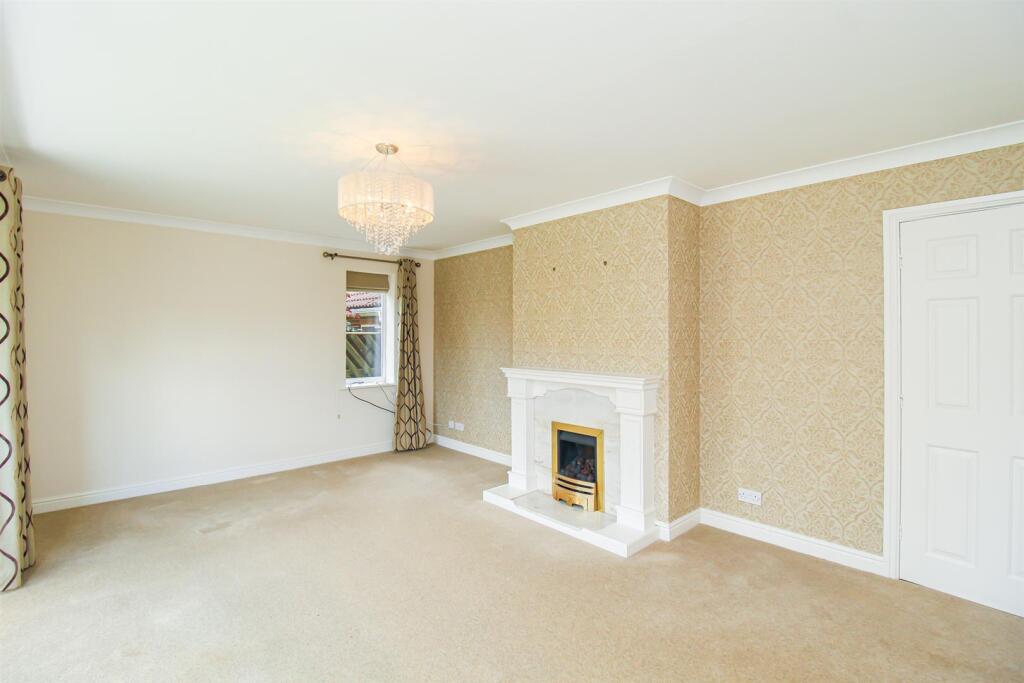 House in Wakefield - View 5