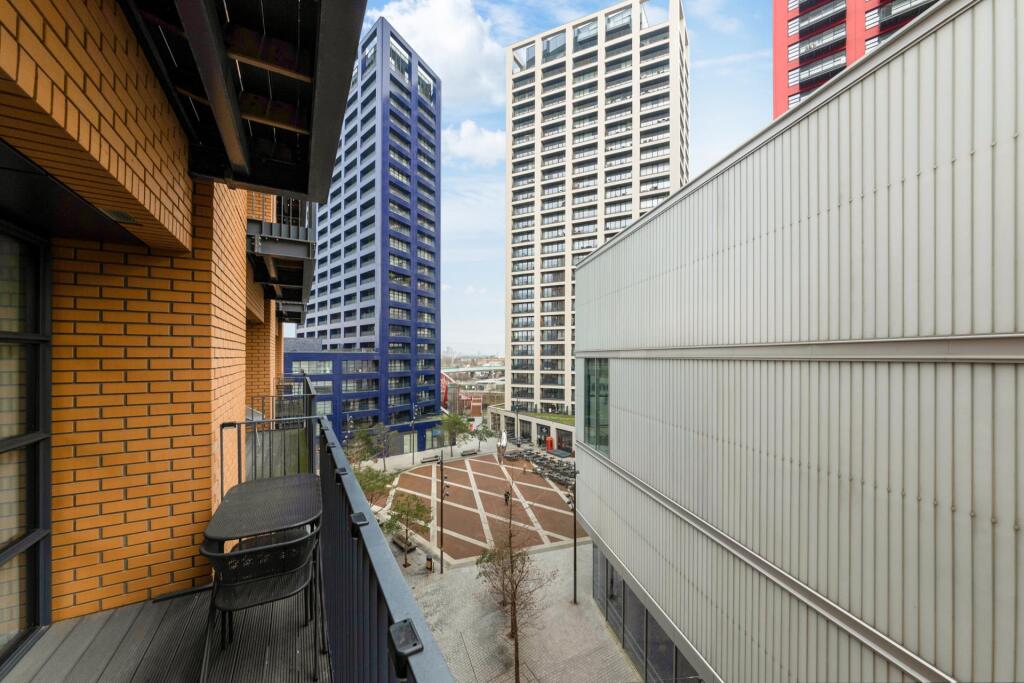 Apartment in London, London City Island, Blackwall - View 4