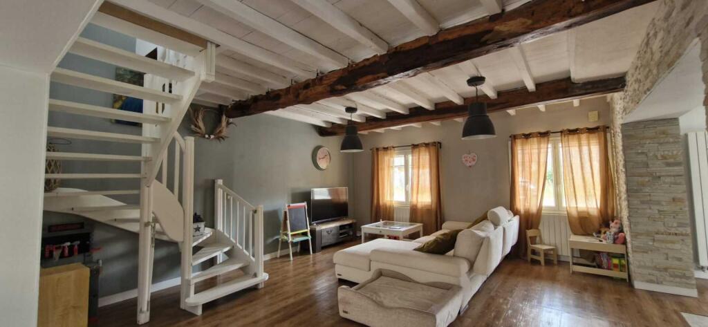 Main image of property: 17240 st-ciers-du-taillon