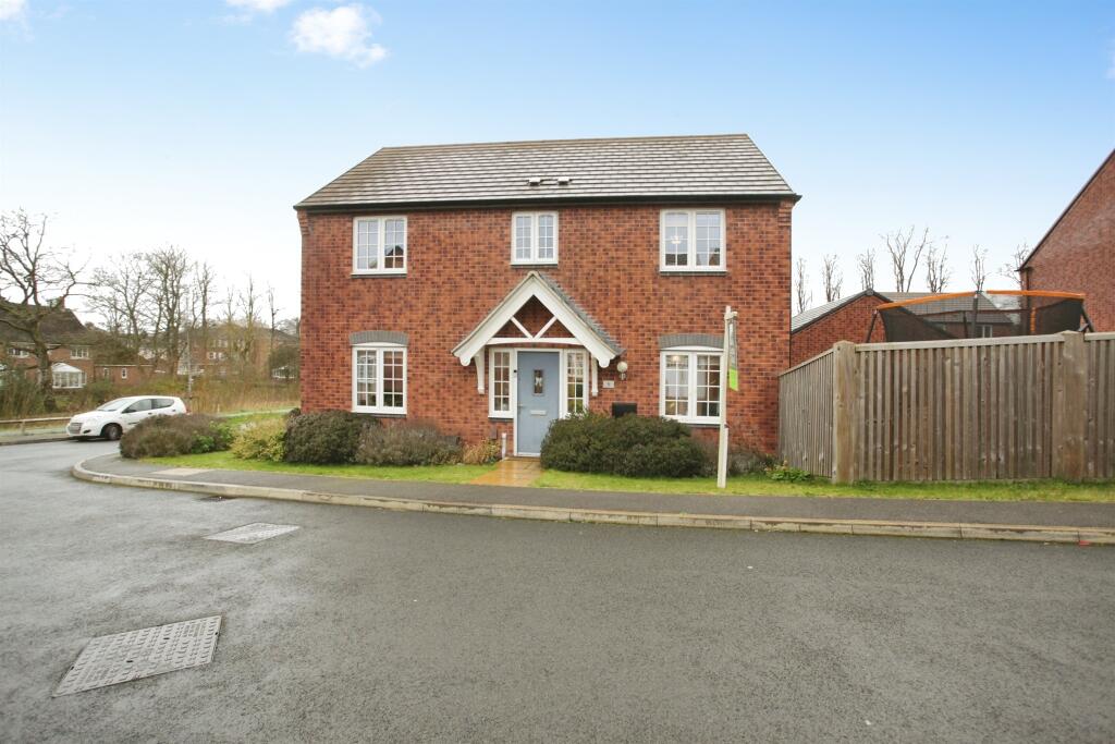 4-bed detached on Luke Jeayes Close, Cawston, Rugby, £425,000